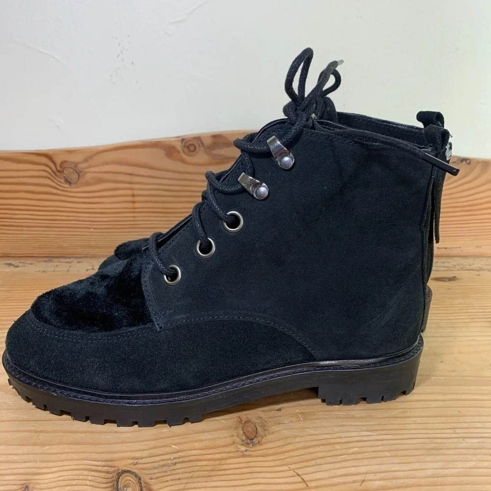 TOP SHOP BLACK SUEDE AND FAUX FUR BOOTIES